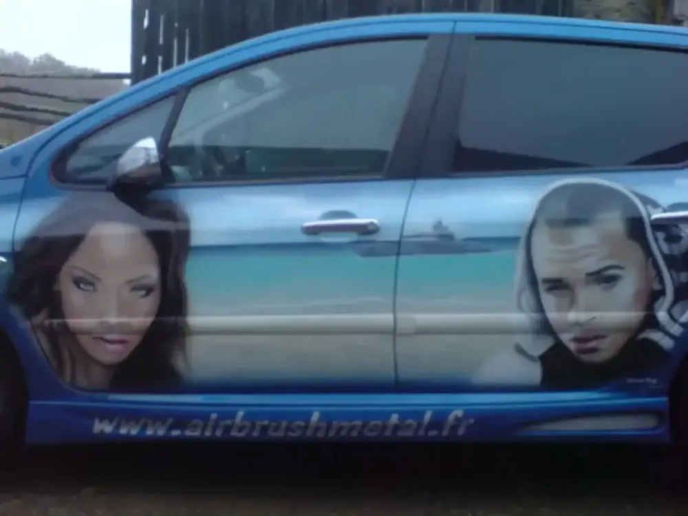 Peugeot 307 – Décor portraits à l’aérographe (4)