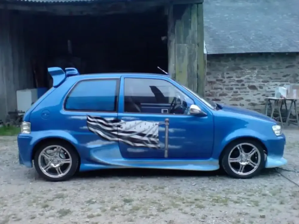 Peugeot 106 bleue – Déco drapeau breton (7)