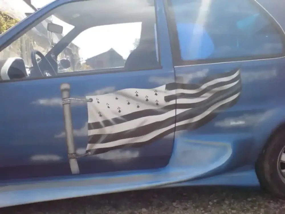 Peugeot 106 bleue – Déco drapeau breton (13)