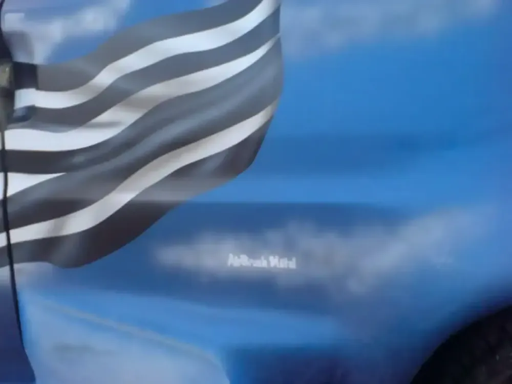 Peugeot 106 bleue – Déco drapeau breton (5)