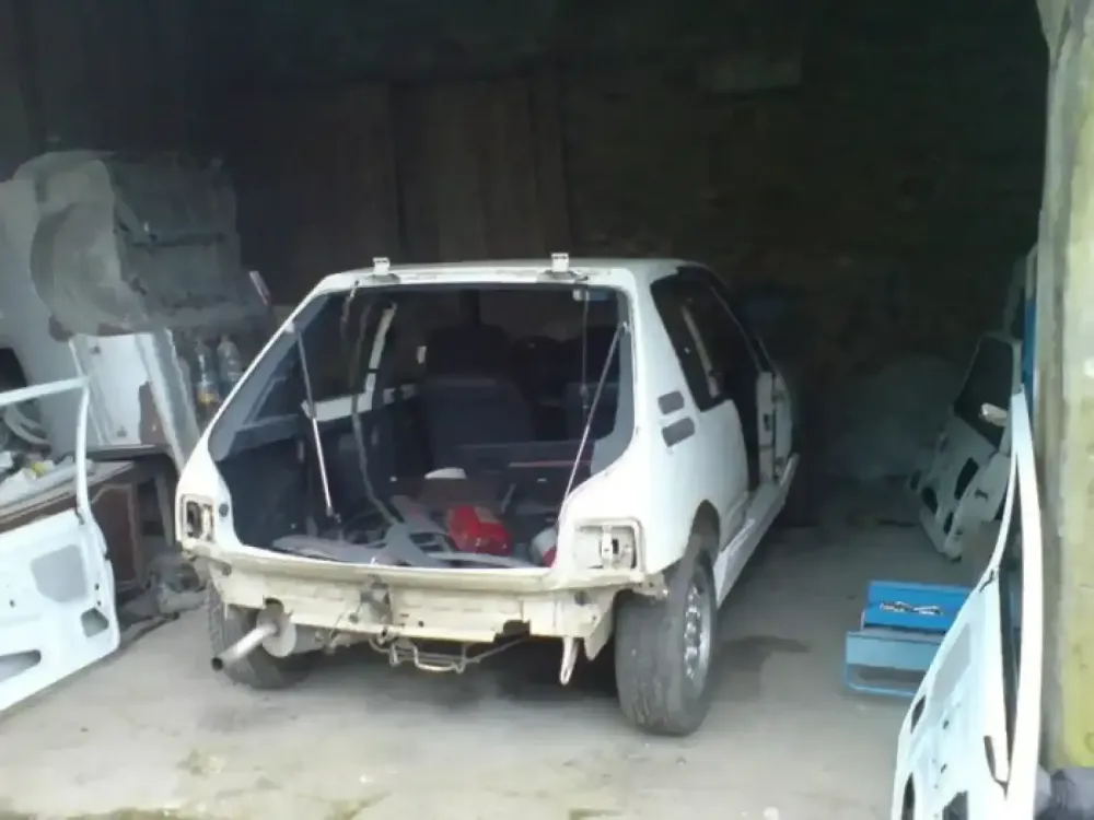 Peugeot 205 – Tuning complet & peinture déco (4)