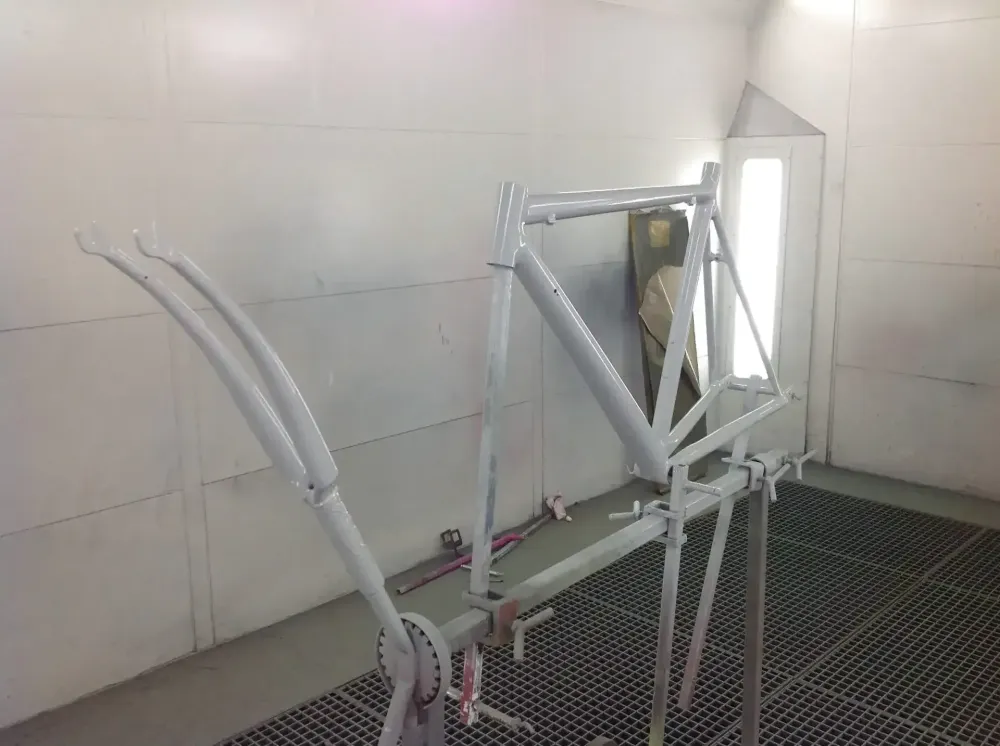 Cannondale – Déco peinture bleu sur bleu (15)