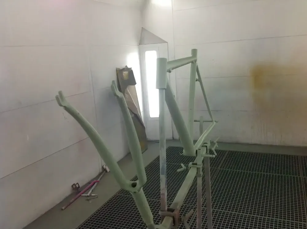 Cannondale – Déco peinture bleu sur bleu (10)