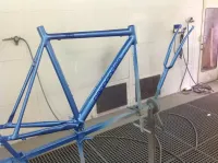 Cannondale – Déco peinture bleu sur bleu (1)