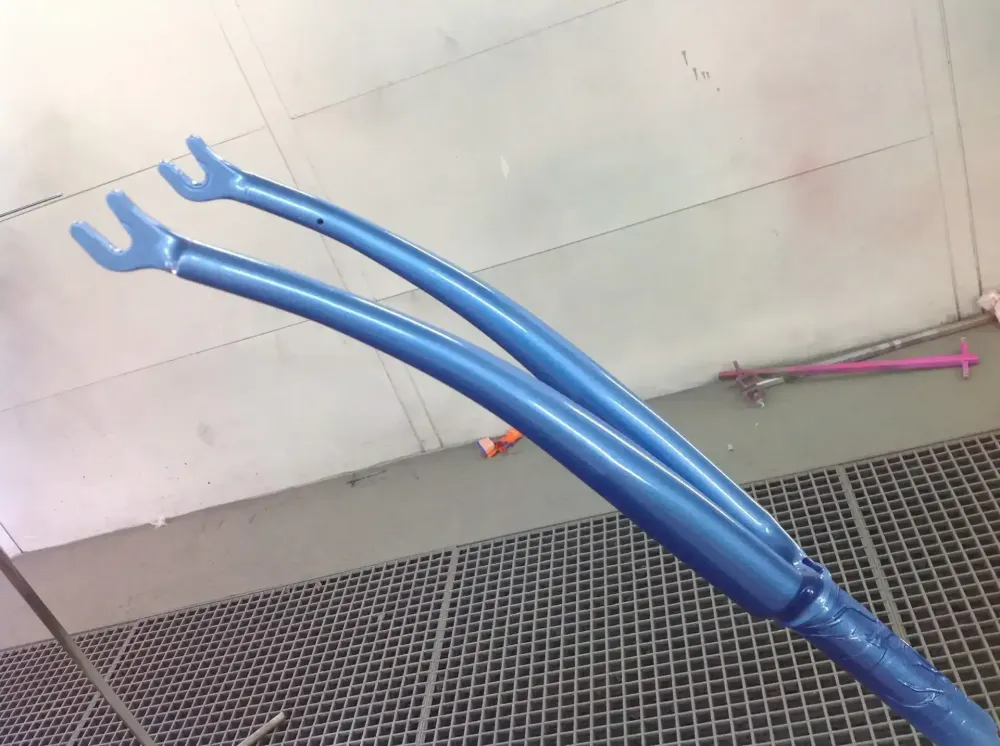 Cannondale – Déco peinture bleu sur bleu (3)