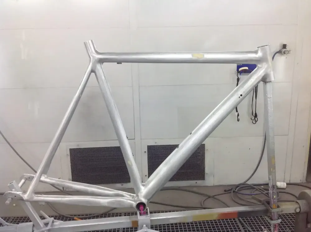 Cannondale – Déco peinture bleu sur bleu (6)