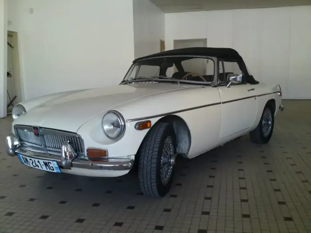 MG B – Restauration complète, changement de couleur (Nantes  Châteaubriant 44) (13)