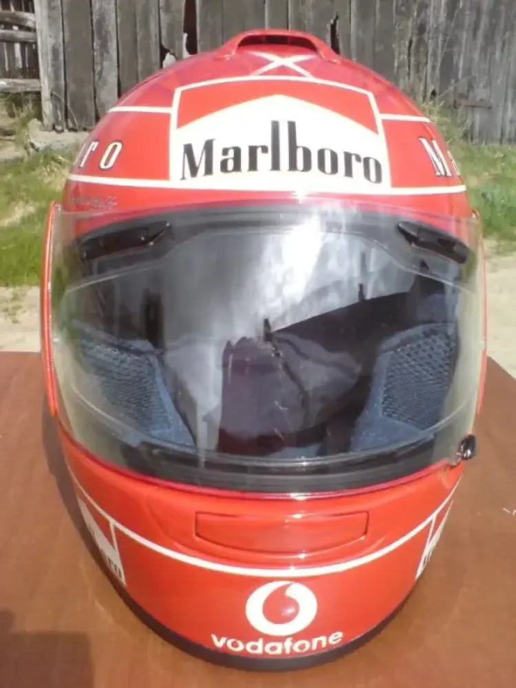 Casque Arai – Réplique Michael Schumacher 8