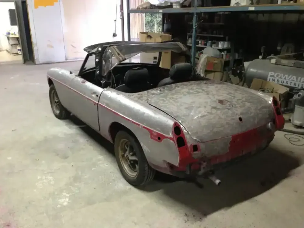 MG B – Restauration complète rouge (Nantes  Châteaubriant 44) (4)