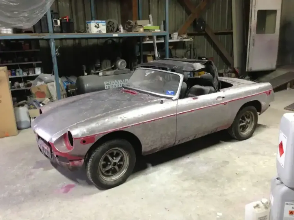 MG B – Restauration complète rouge (Nantes  Châteaubriant 44) (9)