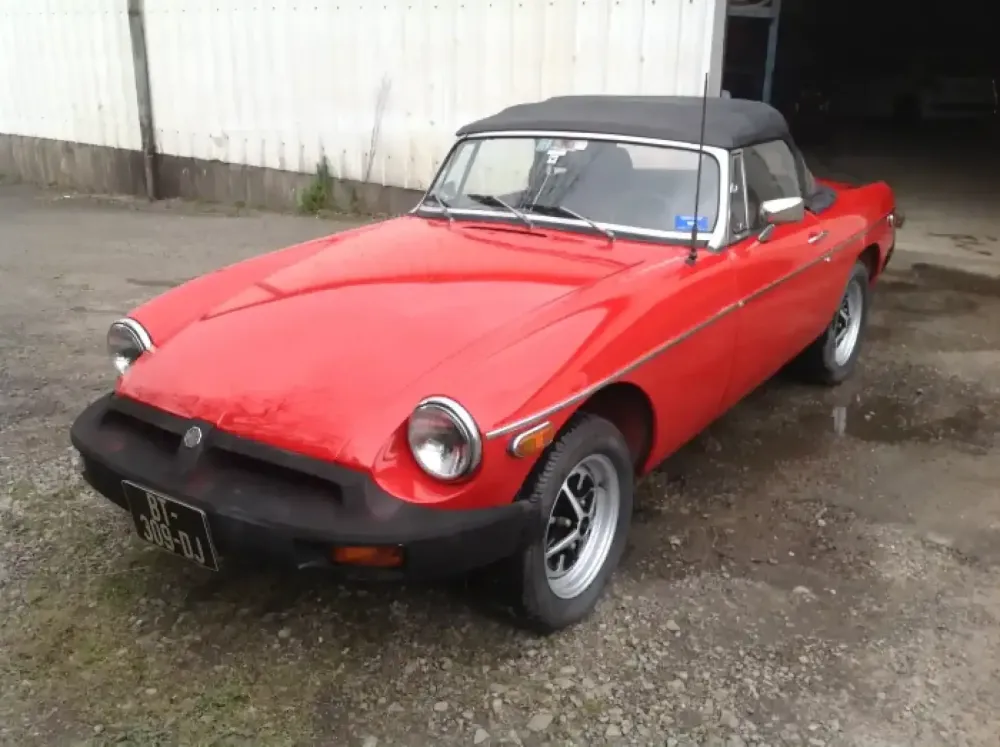 MG B – Restauration complète rouge (Nantes  Châteaubriant 44) (11)