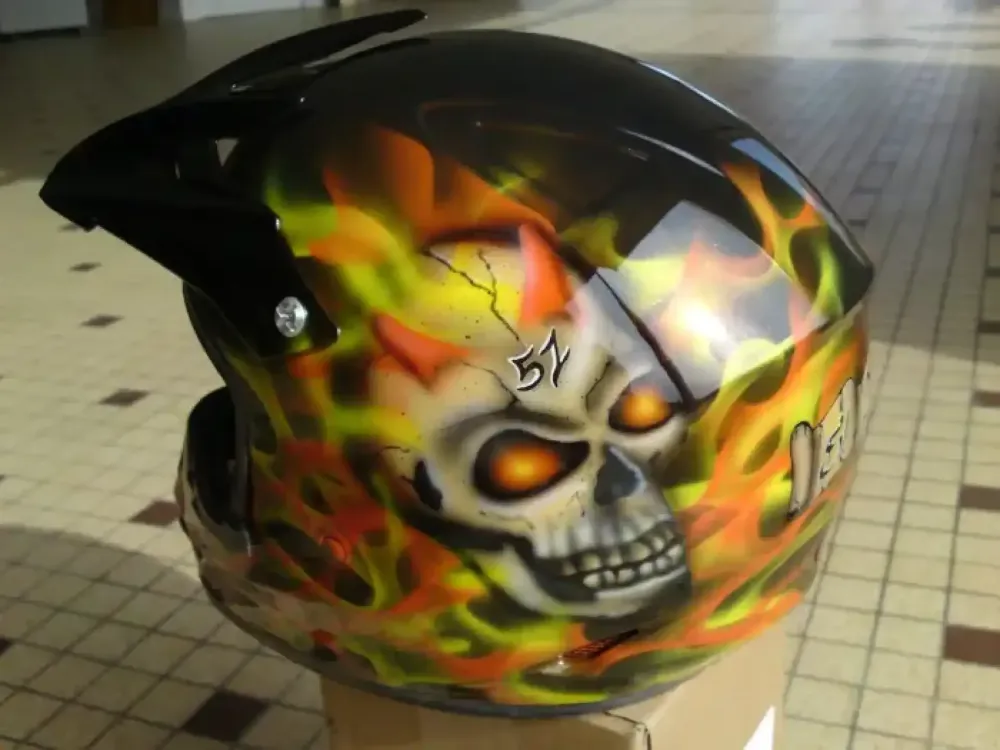 Casque diable flamming carizzma 10