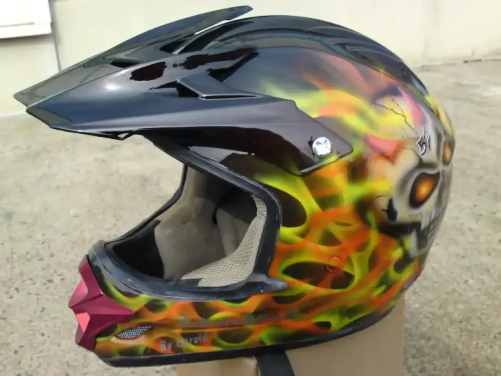 Casque diable flamming carizzma 9