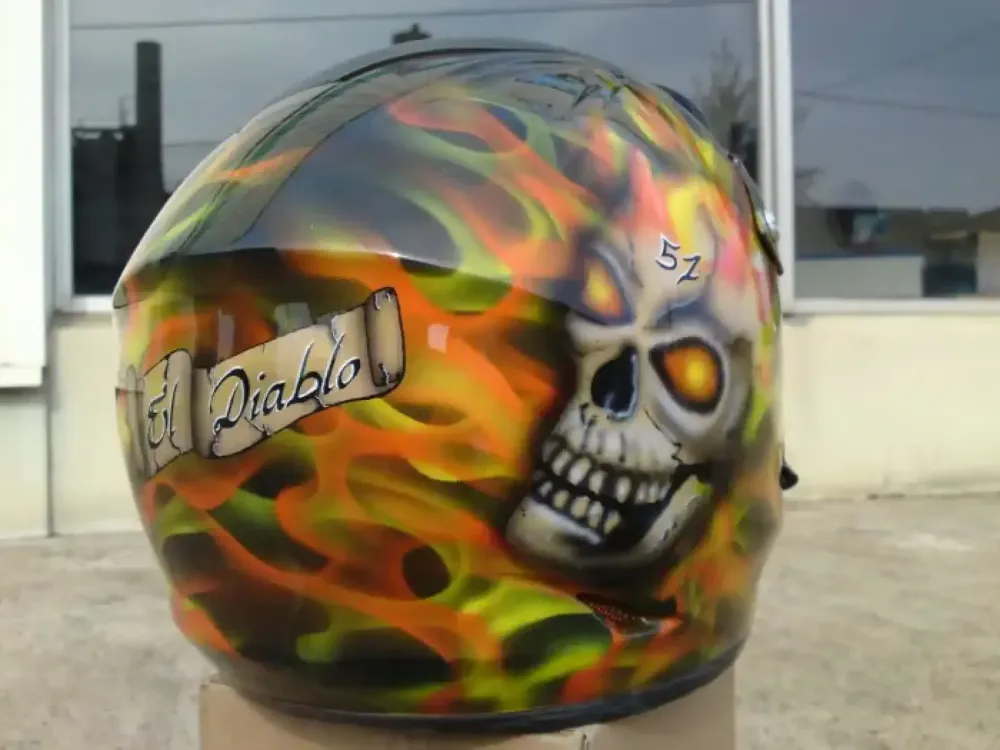 Casque diable flamming carizzma 7