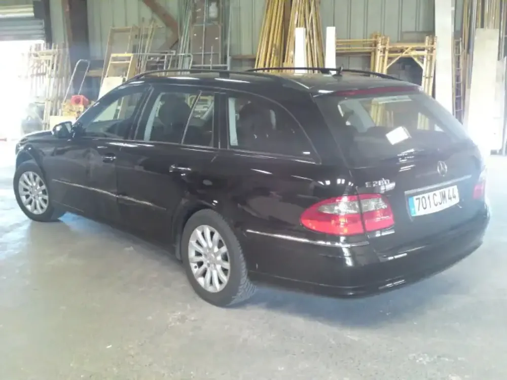 Mercedes Break noir – Expertise et réparation peinture (3)