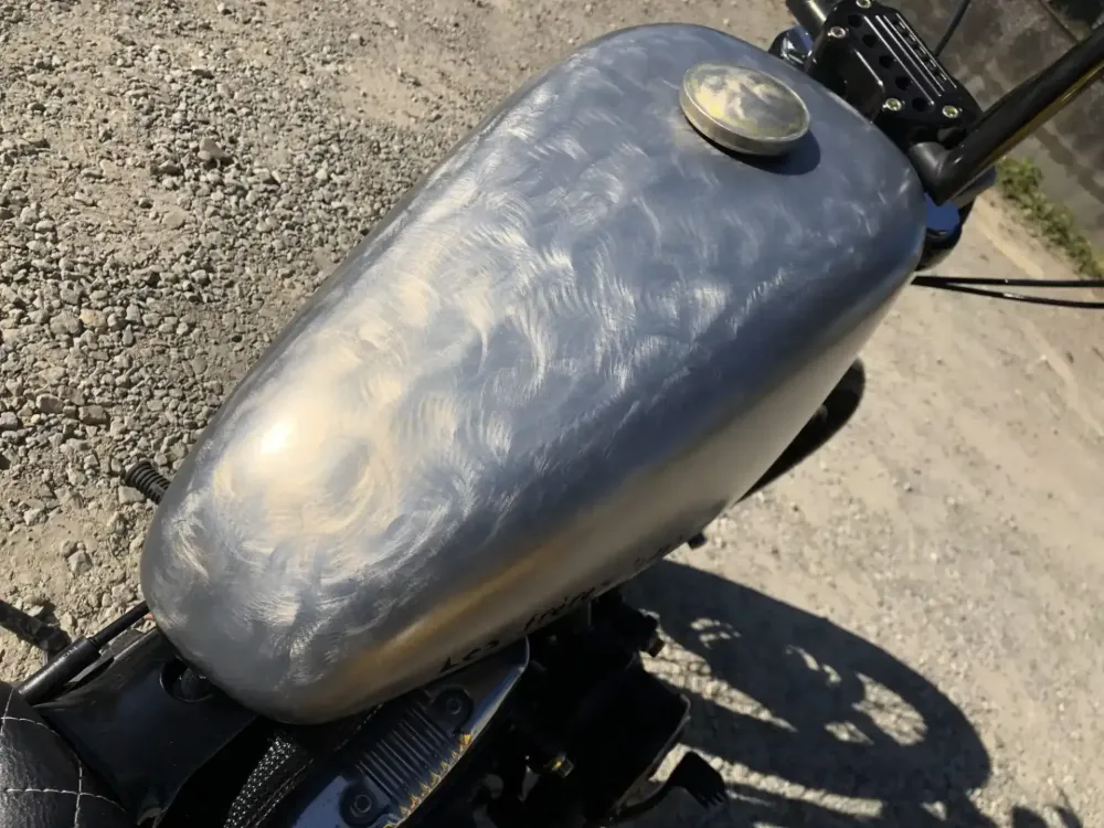 Harley – Déco métal & noir brillant (1)