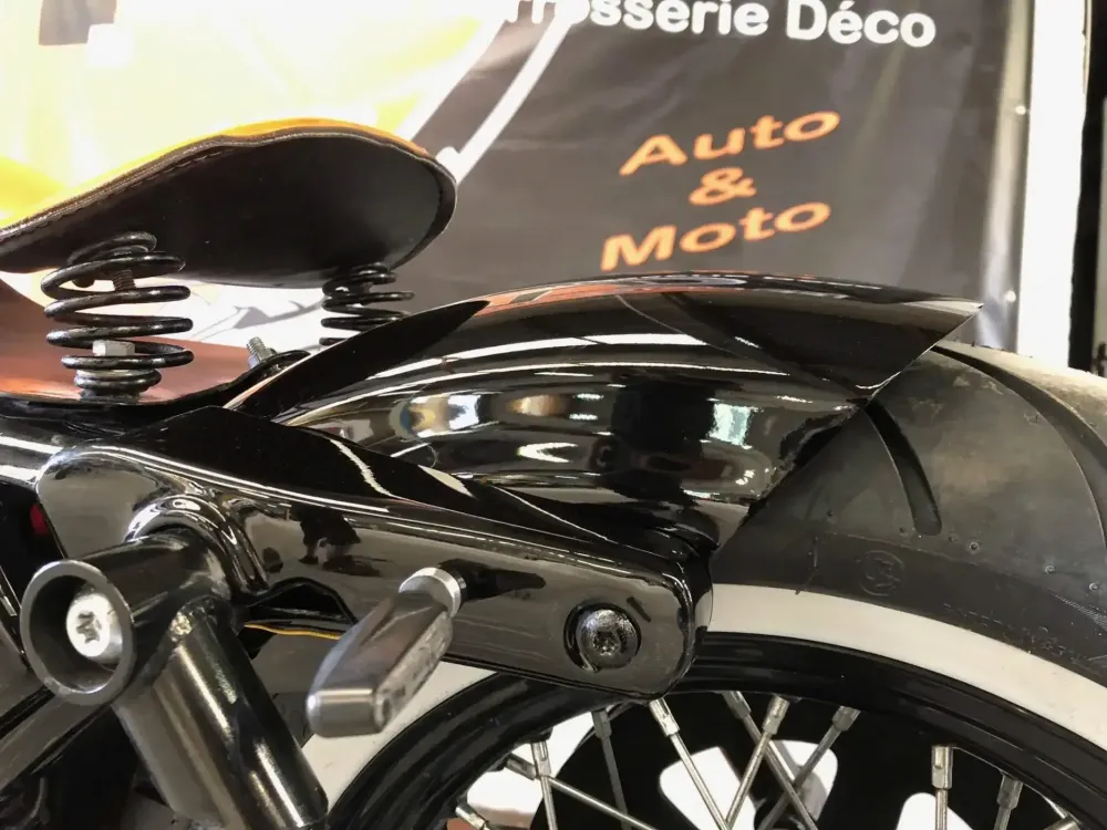 Harley – Déco métal & noir brillant (8)