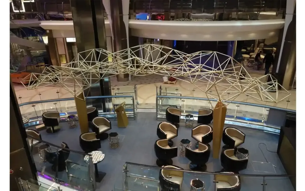 Harmony of the Seas – Rising Tide Bar (3)