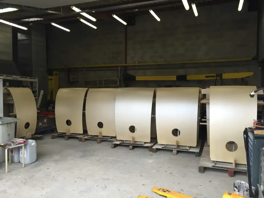 Harmony of the Seas – Rising Tide Bar (12)